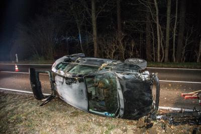 Adelberg: Glatteisunfall auf der Landstrasse kurz vor Schorndorf - Pkw landet auf der Seite